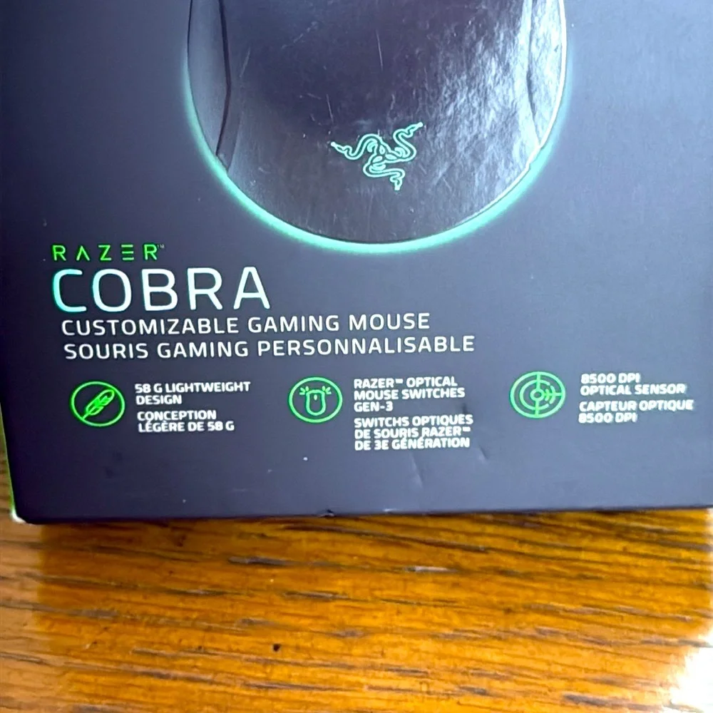 Razer Cobra Gaming Mouse Customizable - lightweight design. Black and Green